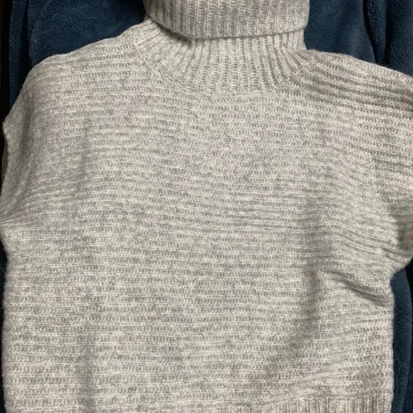 Leith Turtleneck Sweater Ribbed Alpaca Blend DolmanSleeve Light Grey Size XS - Picture 2 of 3
